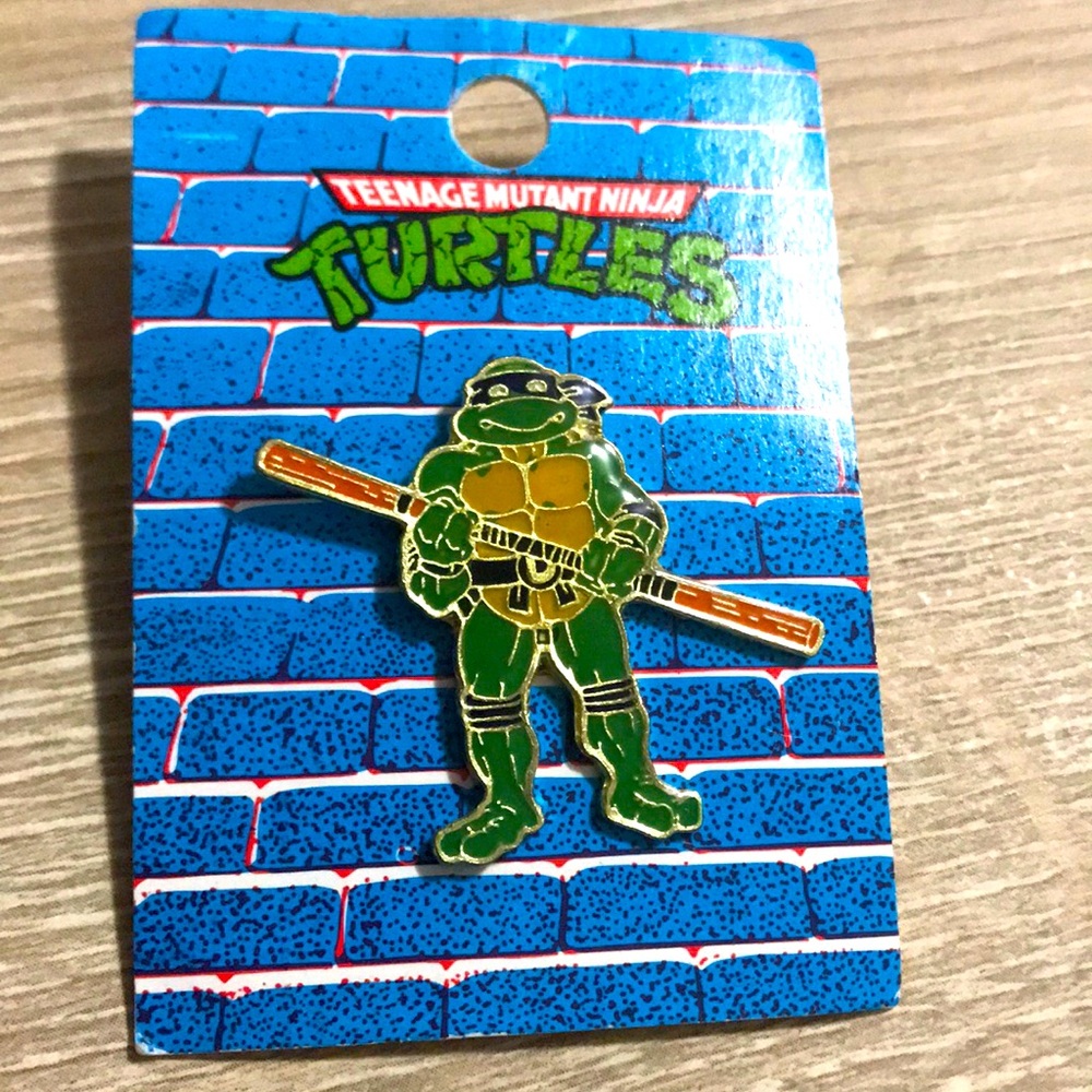 Vintage 1990 TMNT Ninja Turtles Donatello Pin (Mint in Packaging)
